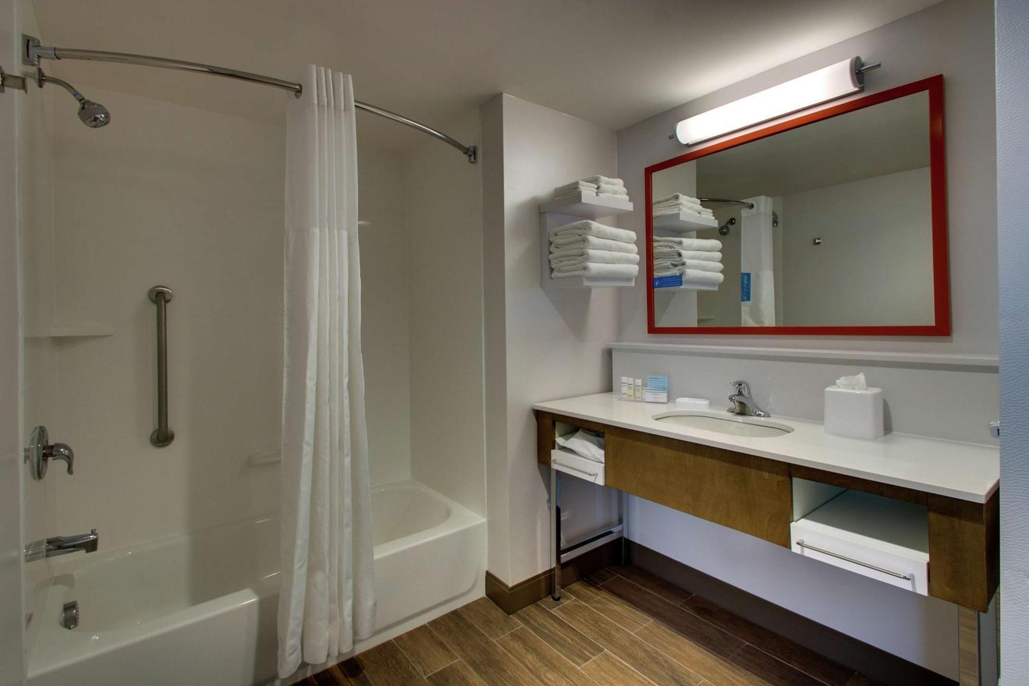 Hampton Inn & Suites By Hilton Southport Zewnętrze zdjęcie